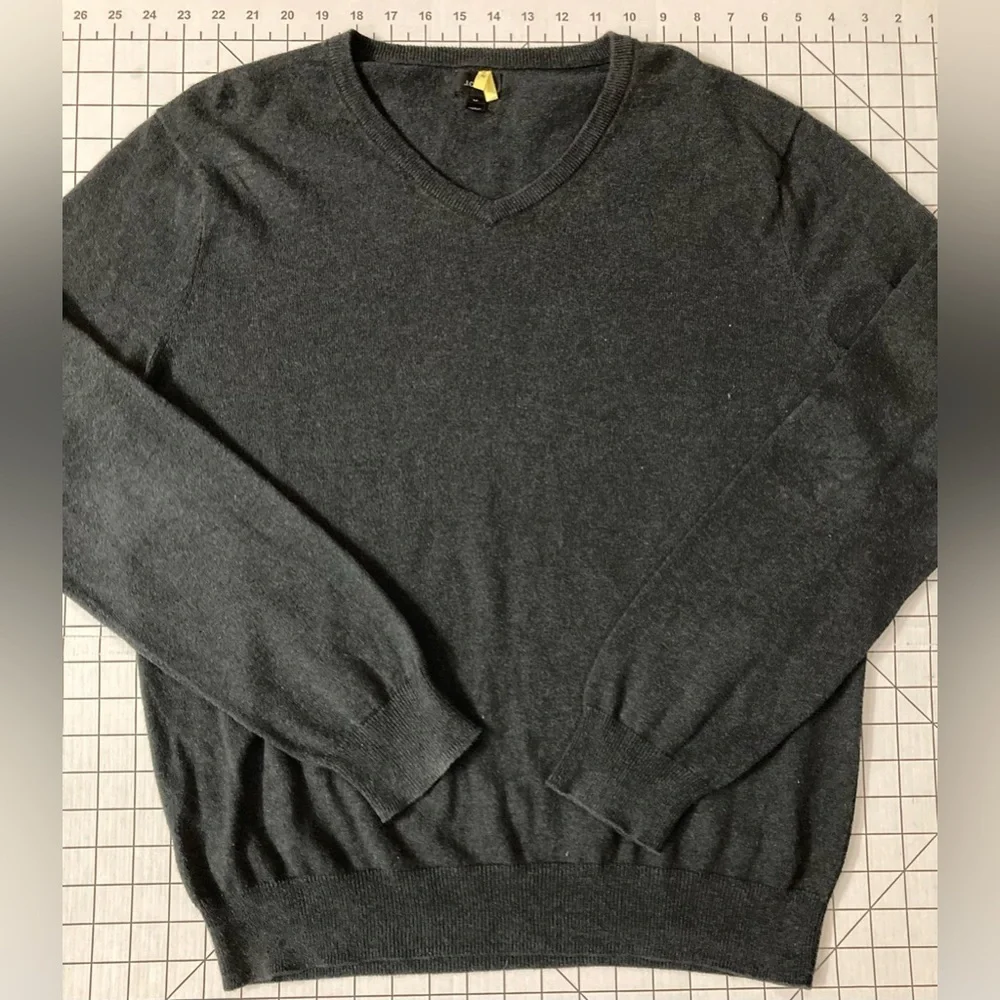 J. Crew Men’s Medium Charcoal Grey V-Neck Sweater